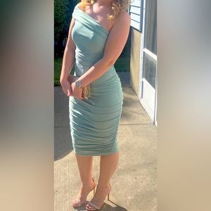 One shoulder beautiful mint green midi dress! Flattering